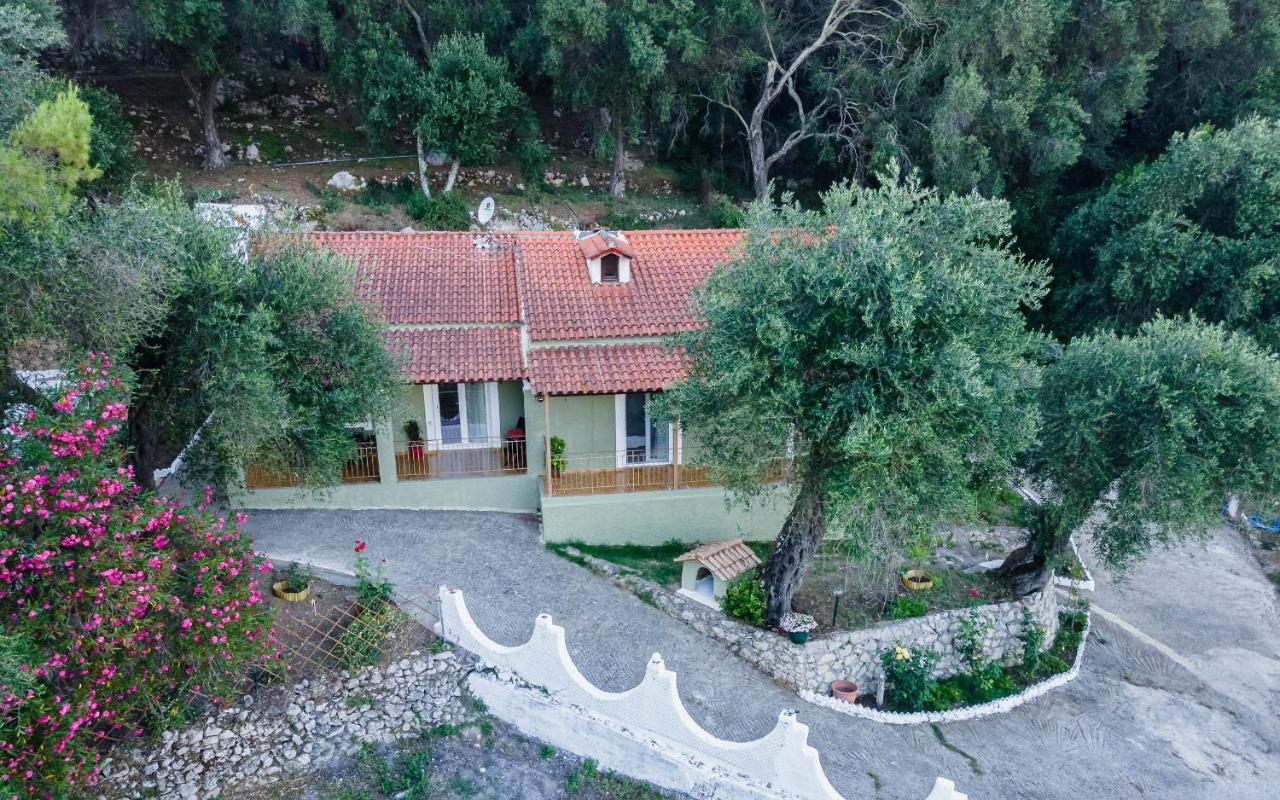 הוילה פאלאוקסטריצה Manteshouse מראה חיצוני תמונה